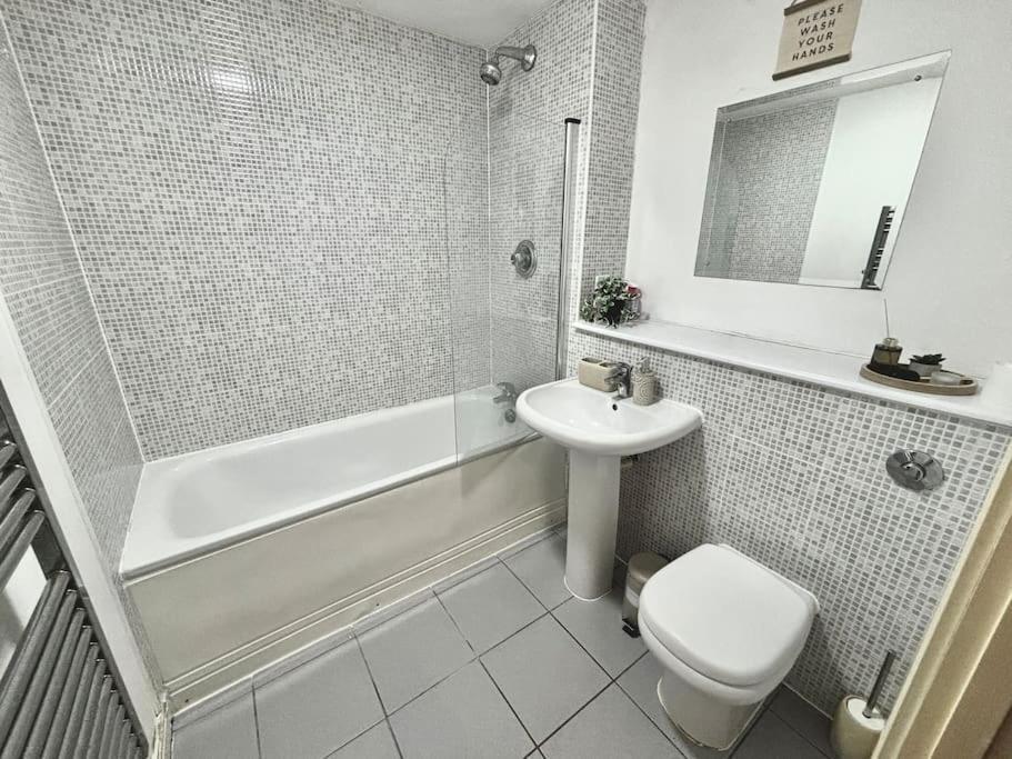 Luxury Apartment In The Heart Of Birmingham City! Exterior foto